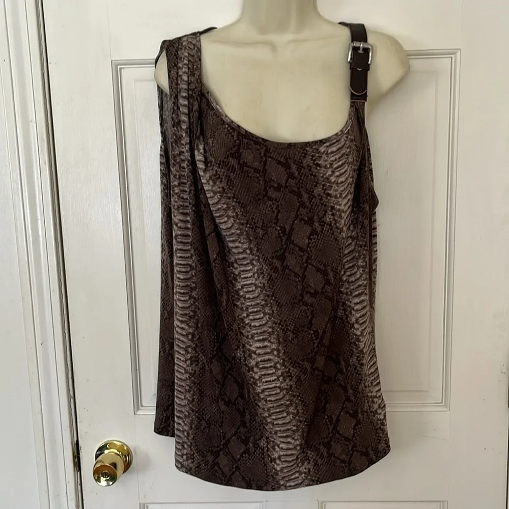 Micheal Kors size XL tan serpent print top ,year round alone or under jacket